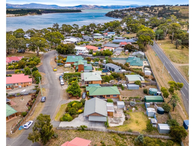 6 Sandy Point Avenue, Dodges Ferry TAS 7173