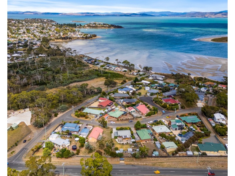 6 Sandy Point Avenue, Dodges Ferry TAS 7173