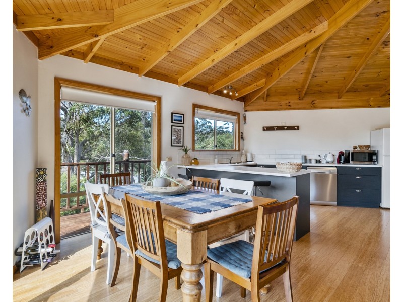 35 Tasmans Arch Road, Eaglehawk Neck TAS 7179