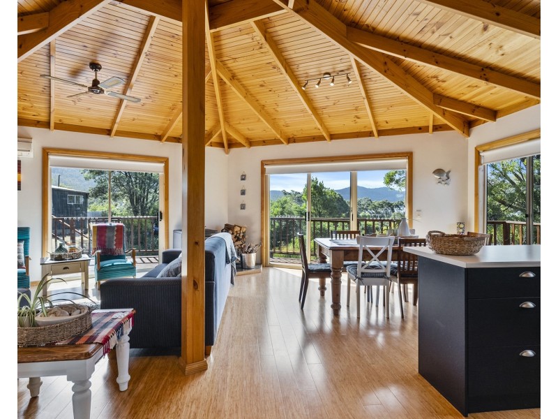 35 Tasmans Arch Road, Eaglehawk Neck TAS 7179