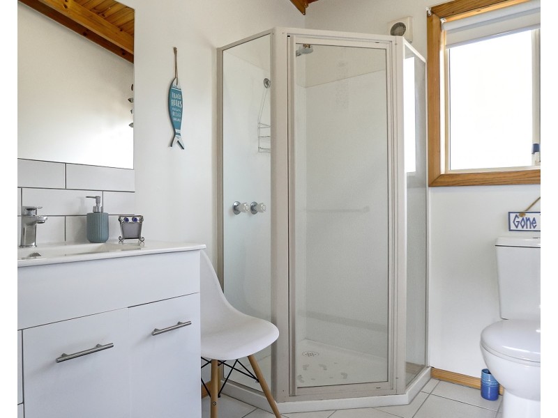 35 Tasmans Arch Road, Eaglehawk Neck TAS 7179