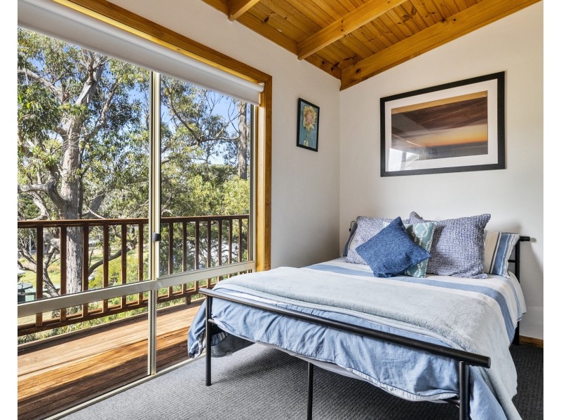 35 Tasmans Arch Road, Eaglehawk Neck TAS 7179