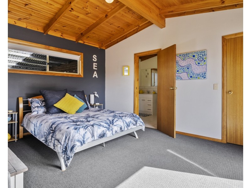 35 Tasmans Arch Road, Eaglehawk Neck TAS 7179