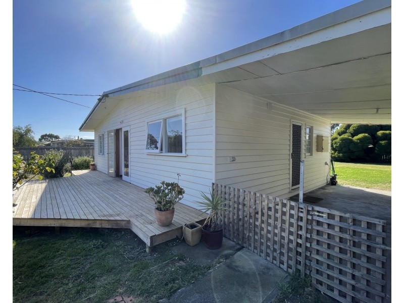 23 Tenth Avenue, Dodges Ferry TAS 7173