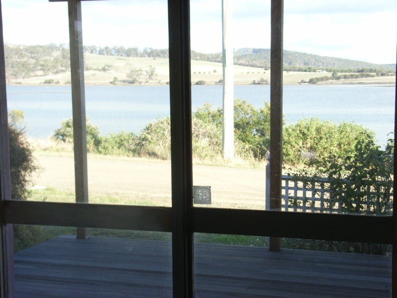8 Esplanade, Dunalley TAS 7177