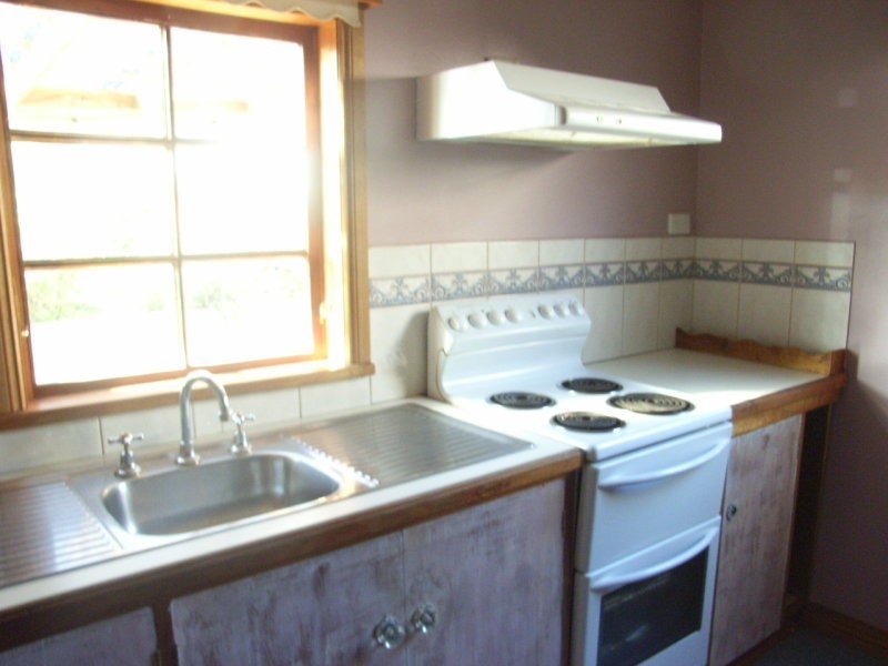 8 Esplanade, Dunalley TAS 7177