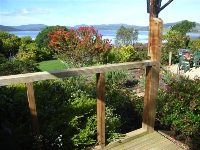 220 Bay Rd, Boomer Bay TAS 7177