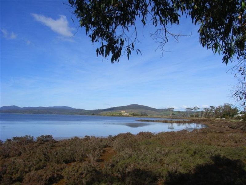 220 Bay Rd, Boomer Bay TAS 7177