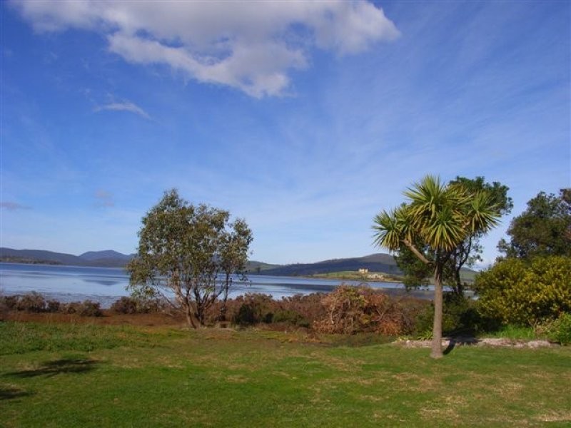 220 Bay Rd, Boomer Bay TAS 7177