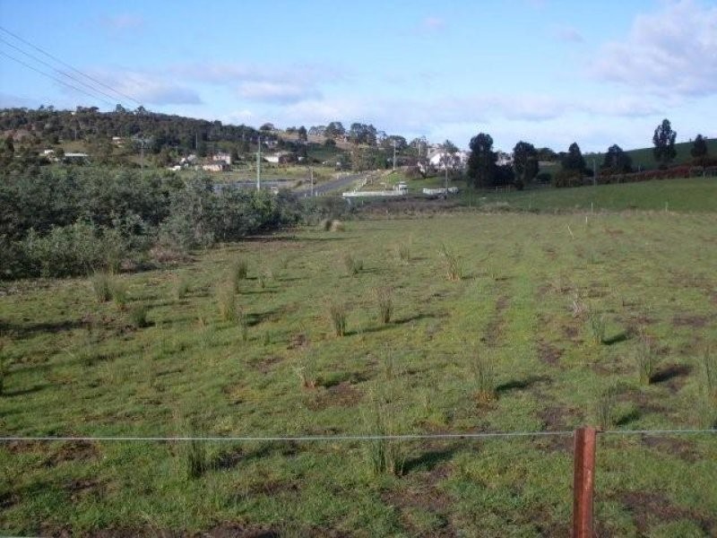 4 Lakeland Drive, Lewisham TAS 7173