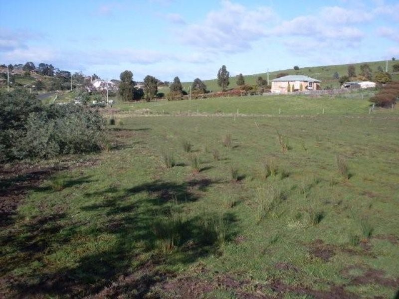 4 Lakeland Drive, Lewisham TAS 7173