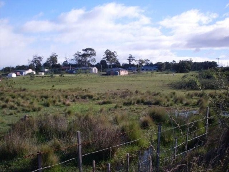 4 Lakeland Drive, Lewisham TAS 7173