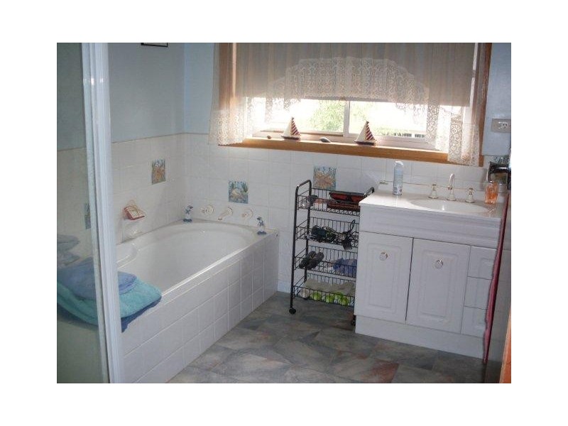 29 Second Avenue, Midway Point TAS 7171