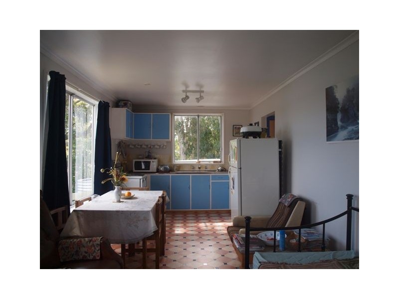 White Beach TAS 7184