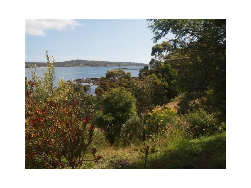 White Beach TAS 7184