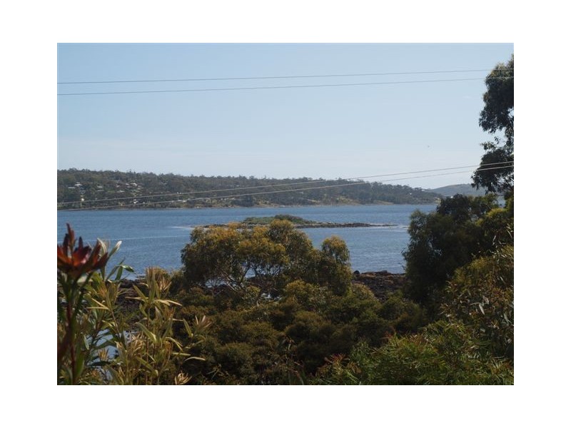 White Beach TAS 7184