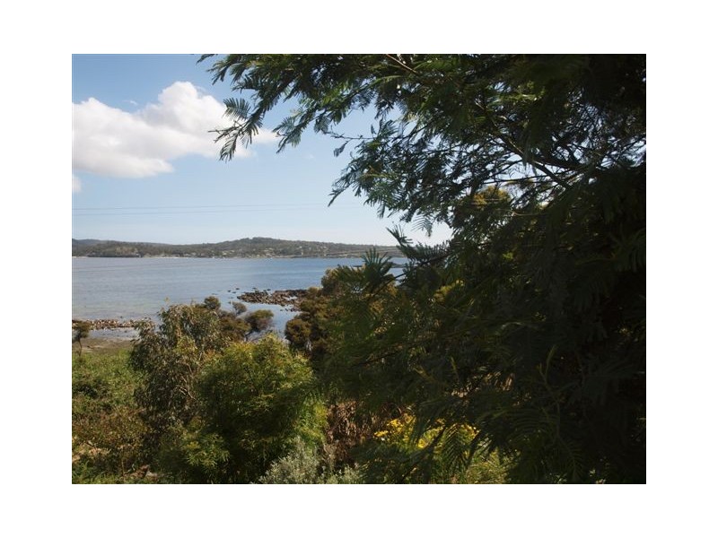 White Beach TAS 7184