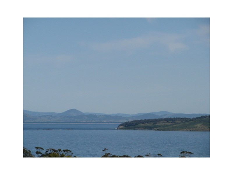 Sloping Main TAS 7186