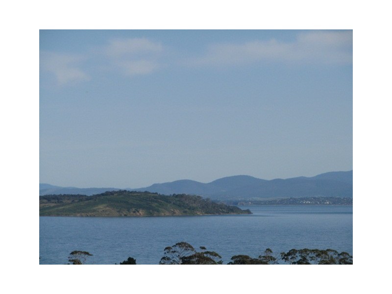 Sloping Main TAS 7186