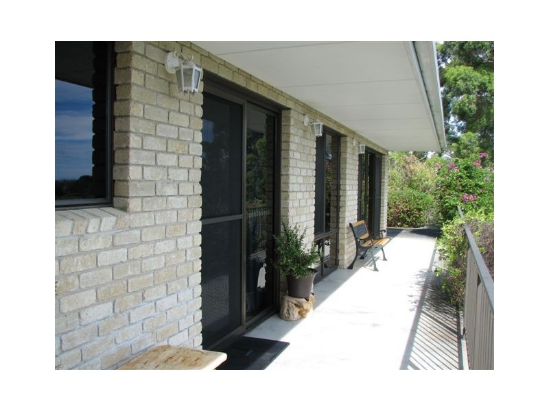 Sloping Main TAS 7186