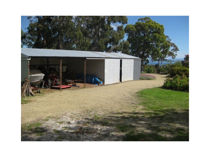 Sloping Main TAS 7186