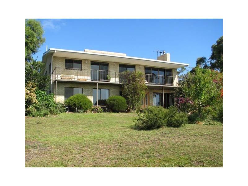 Sloping Main TAS 7186