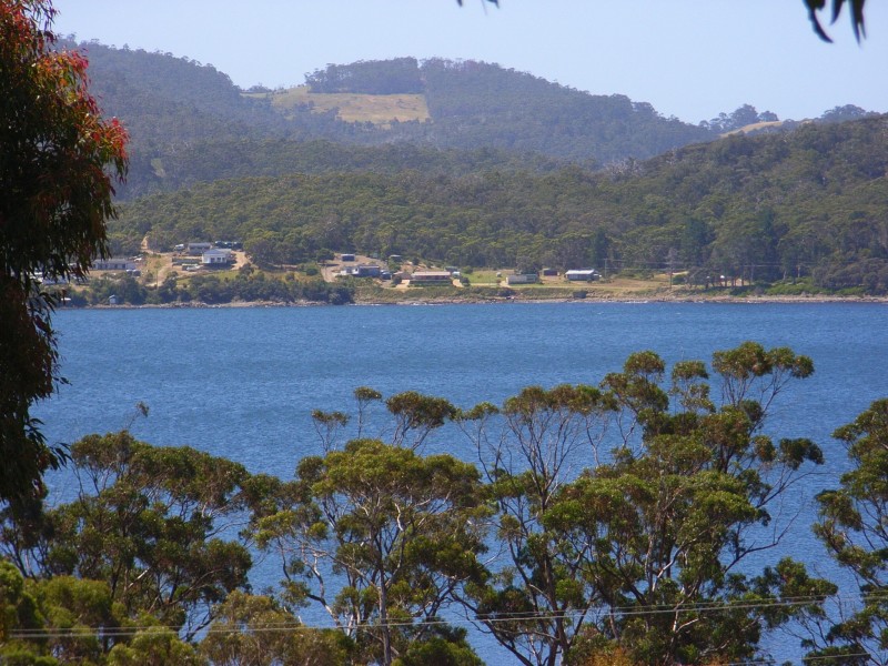 White Beach TAS 7184