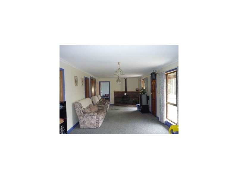 White Beach TAS 7184