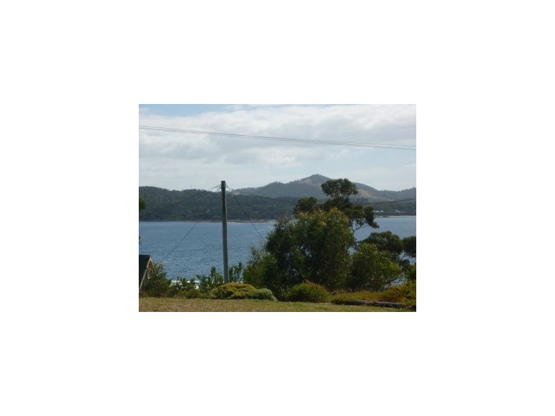 White Beach TAS 7184