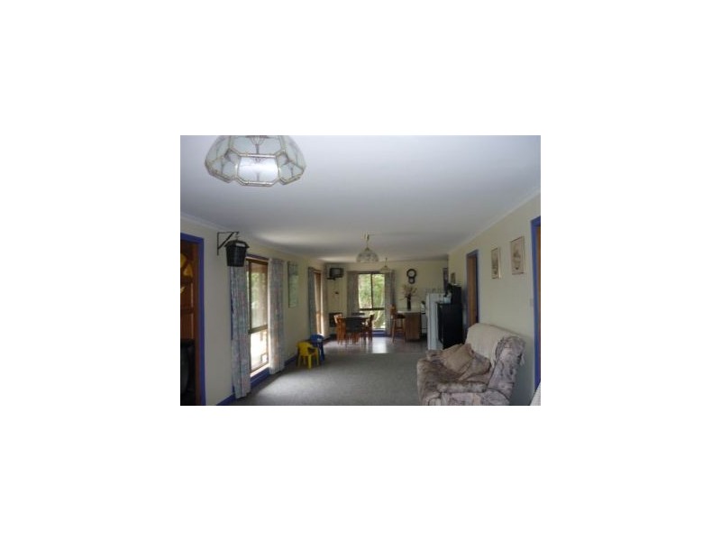 White Beach TAS 7184