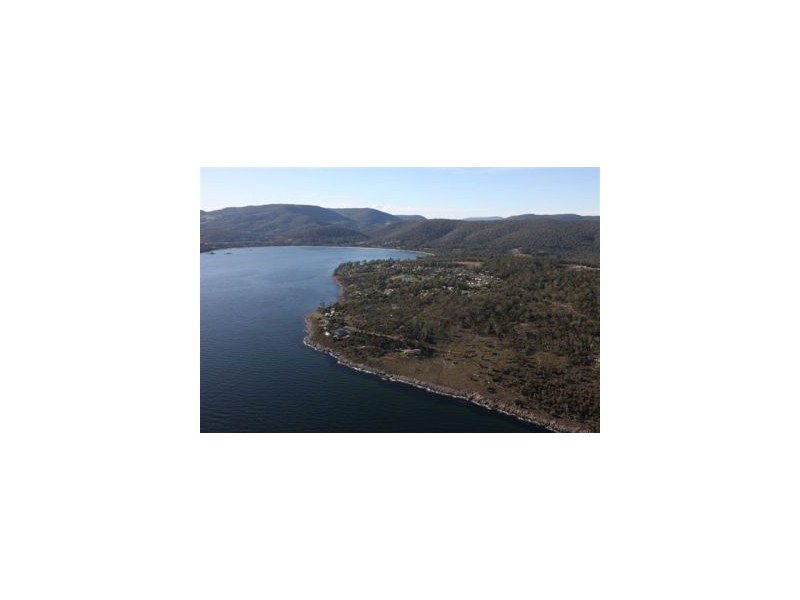 White Beach TAS 7184