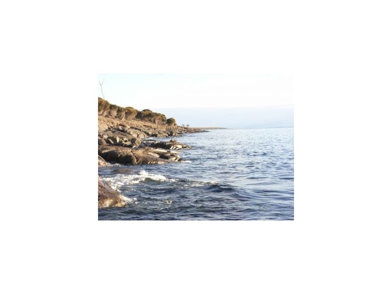 White Beach TAS 7184