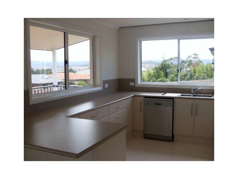2 Abate Place, Midway Point TAS 7171