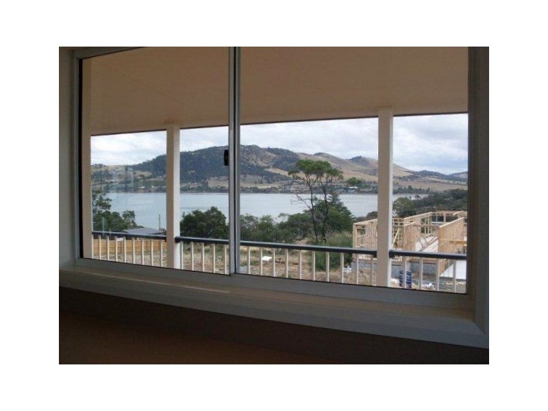 2 Abate Place, Midway Point TAS 7171