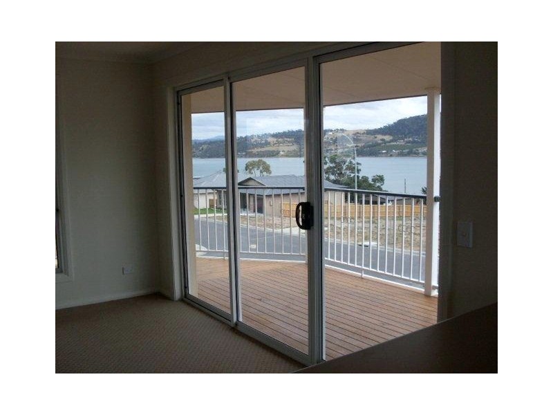 2 Abate Place, Midway Point TAS 7171