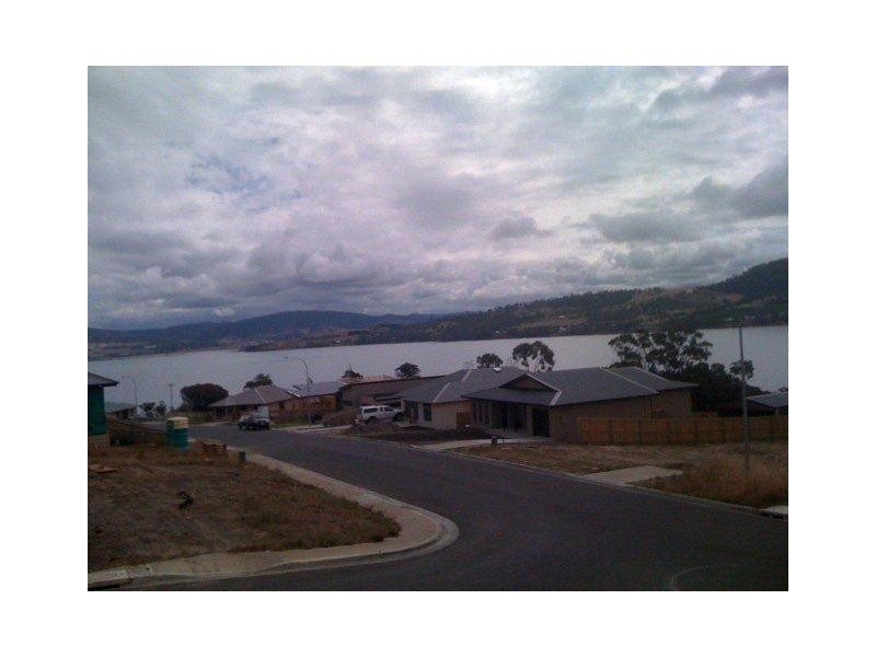 2 Abate Place, Midway Point TAS 7171