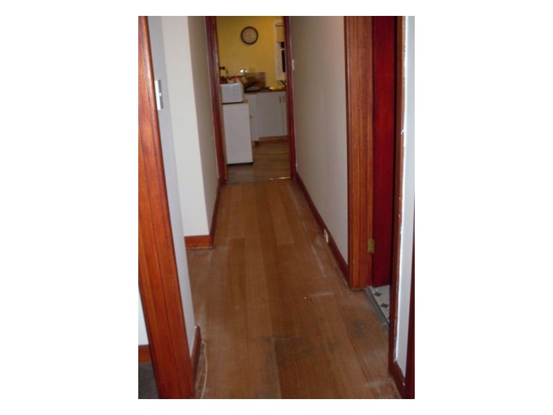 8 Cross Street, Midway Point TAS 7171