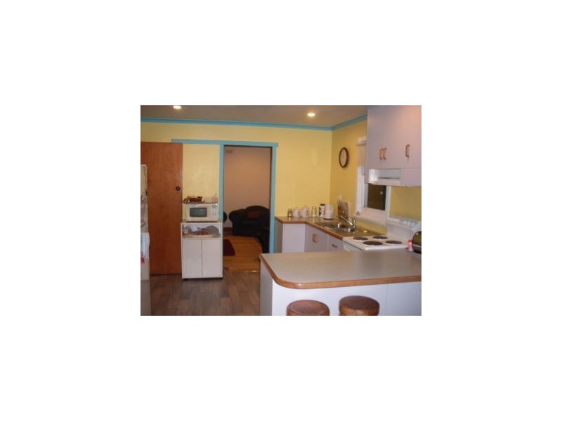 8 Cross Street, Midway Point TAS 7171