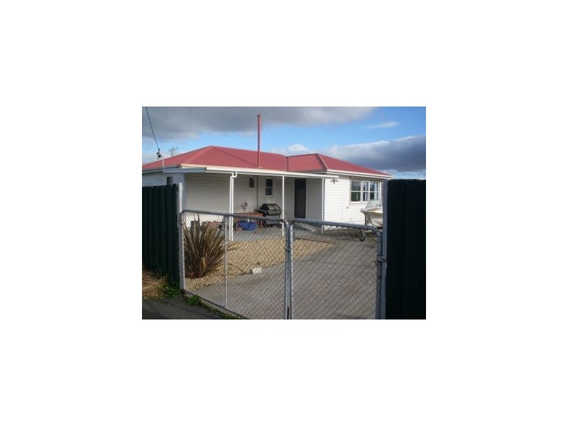8 Cross Street, Midway Point TAS 7171