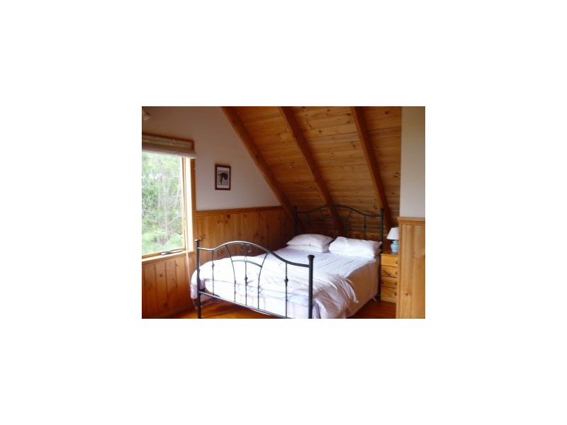 33 Lagoon Road, White Beach TAS 7184
