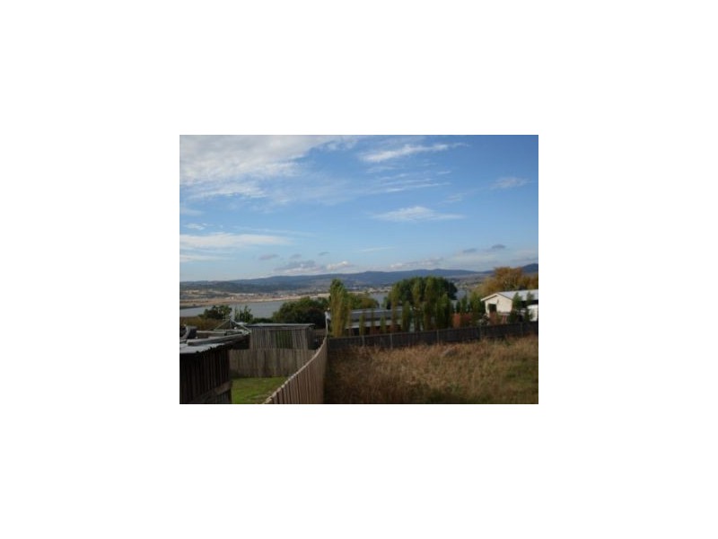 16  Bryant  Street, Midway Point TAS 7171