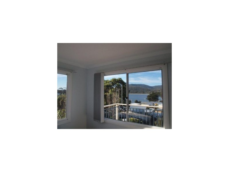 11 Blackwood Court, White Beach TAS 7184