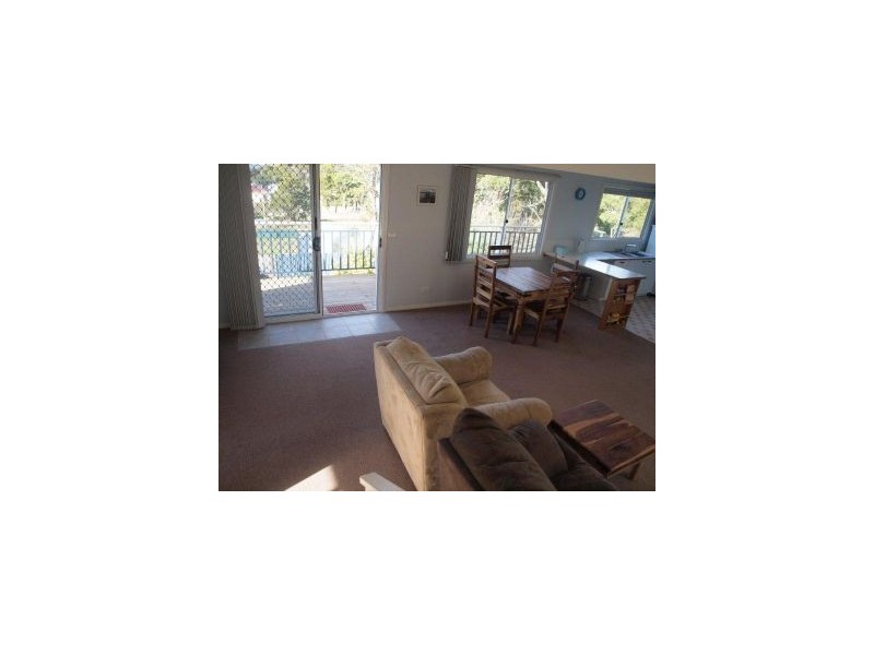 11 Blackwood Court, White Beach TAS 7184