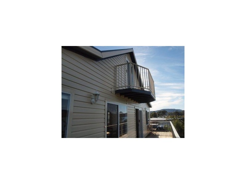 11 Blackwood Court, White Beach TAS 7184