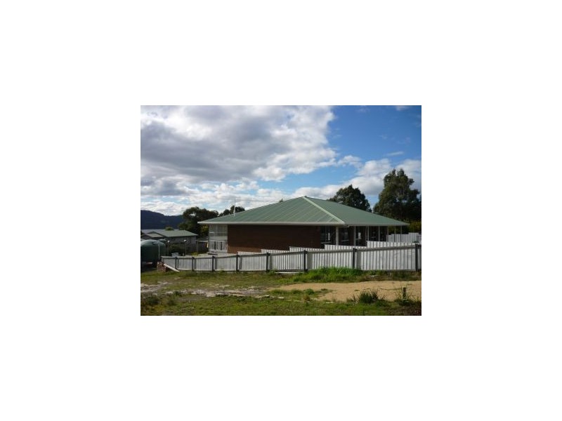 28 Skeggs Ave, White Beach TAS 7184