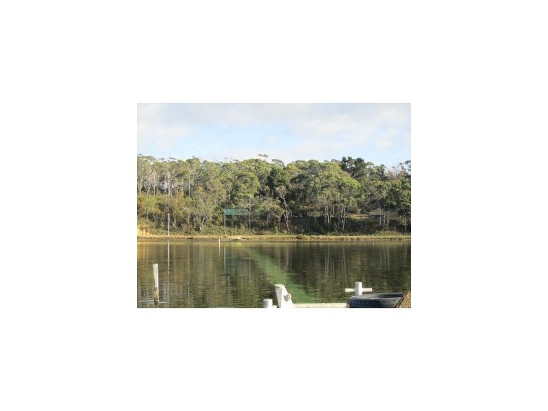 335 Bay Rd, Boomer Bay TAS 7177