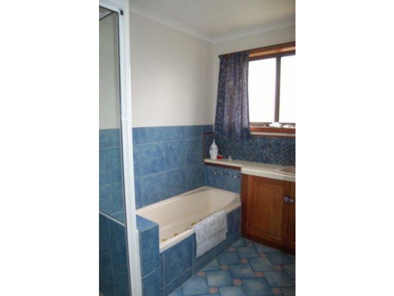 50 Raynors Road, Midway Point TAS 7171