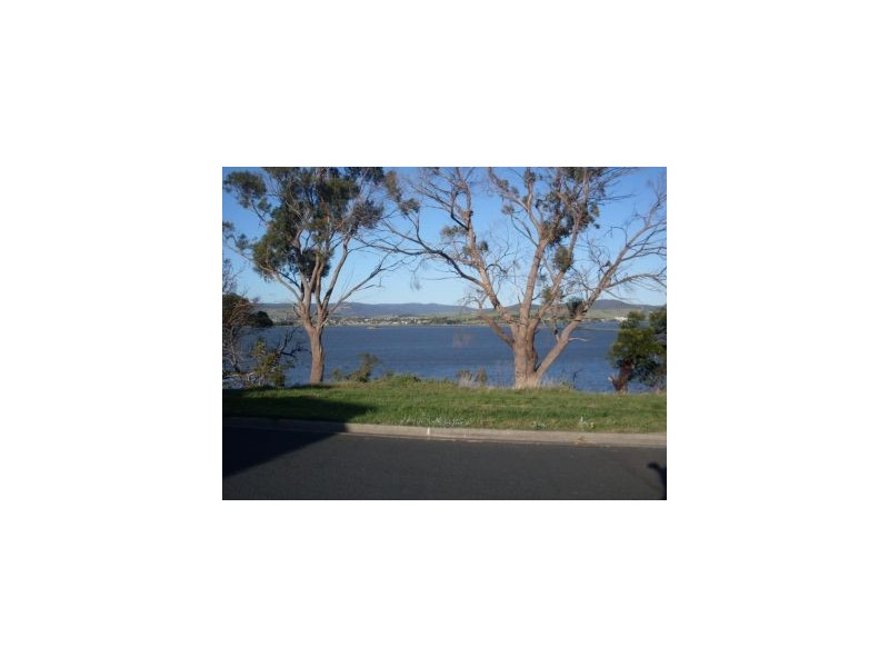 28 Lake Vue Parade, Midway Point TAS 7171