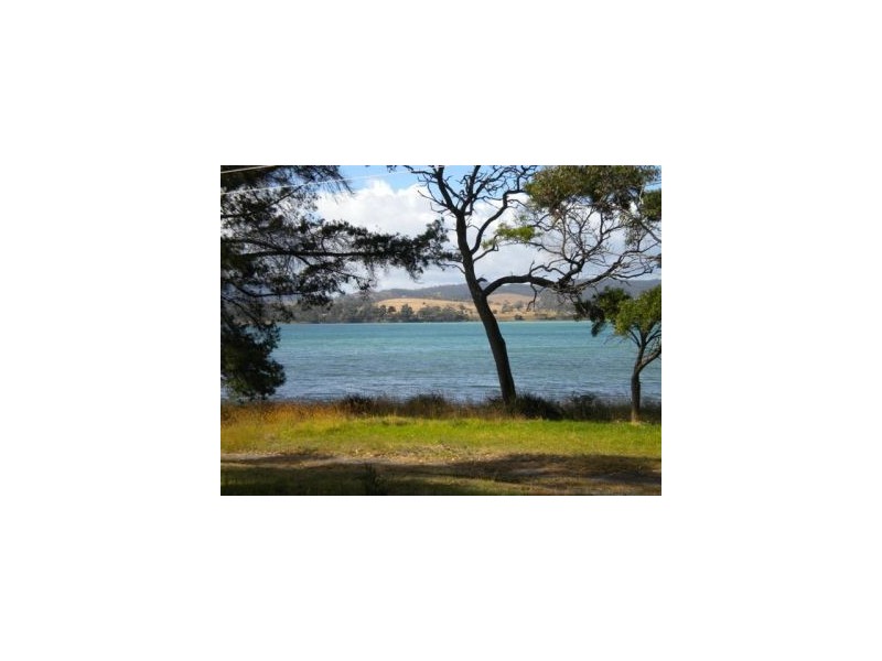 8 Clifford Street, Saltwater River TAS 7186