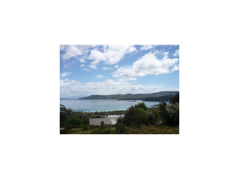 70 Lagoon Road, White Beach TAS 7184
